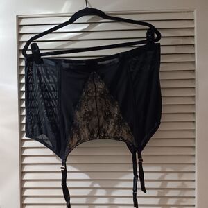 Cacique NWT Black Lace Garter Belt